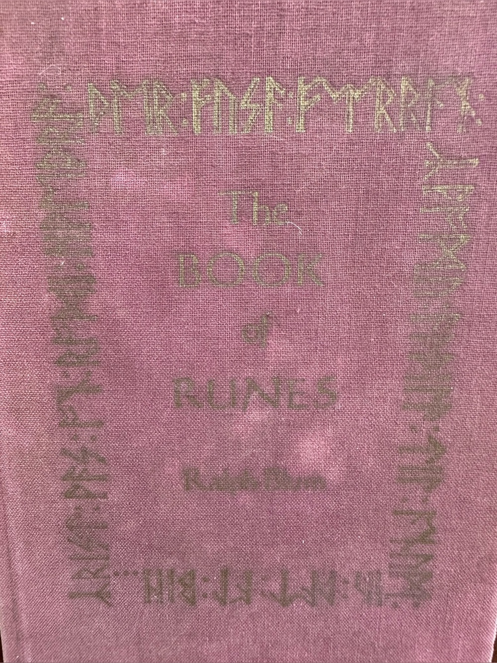 The Book of Runes Ralph Blum